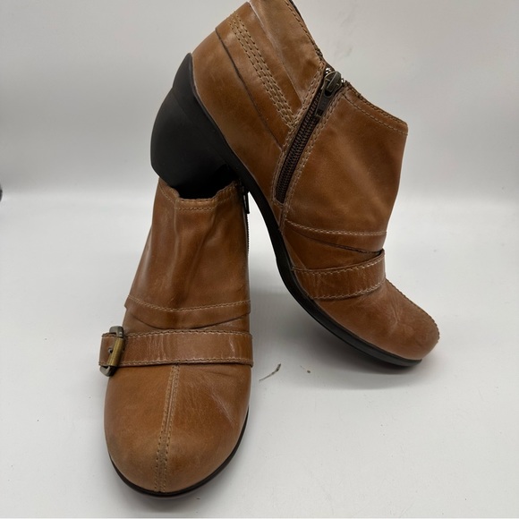 OTBT Distressed Tan Eldorado Booties Ankle Boots size 9 - Picture 1 of 10